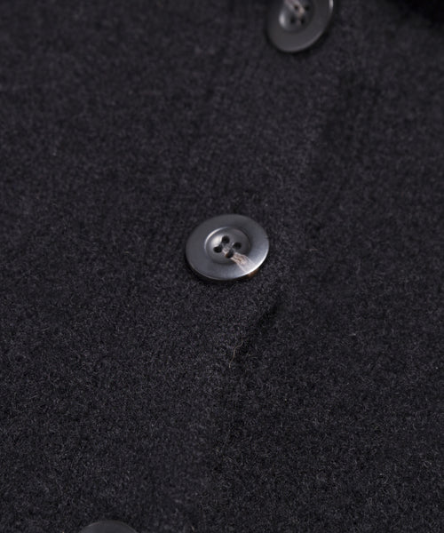 Cashmere knit with stretch. 